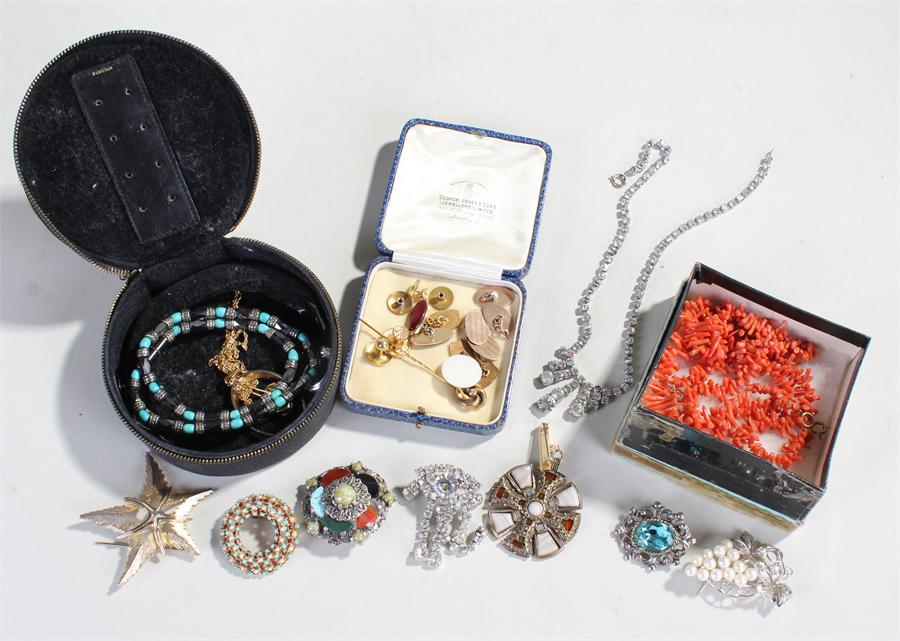 Mixed costume jewellery to include necklaces, bracelets and brooches along with four 9ct gold cuff