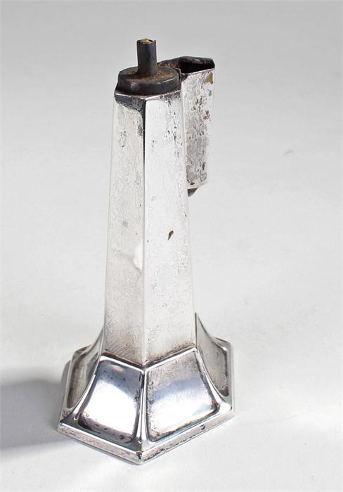 George V silver table lighter, Birmingham 1912, the angled body with hinged lid and splayed base, - Image 2 of 2