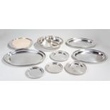 Silver plated dishes, to include three serving platters, a cheese board, a serving dish with