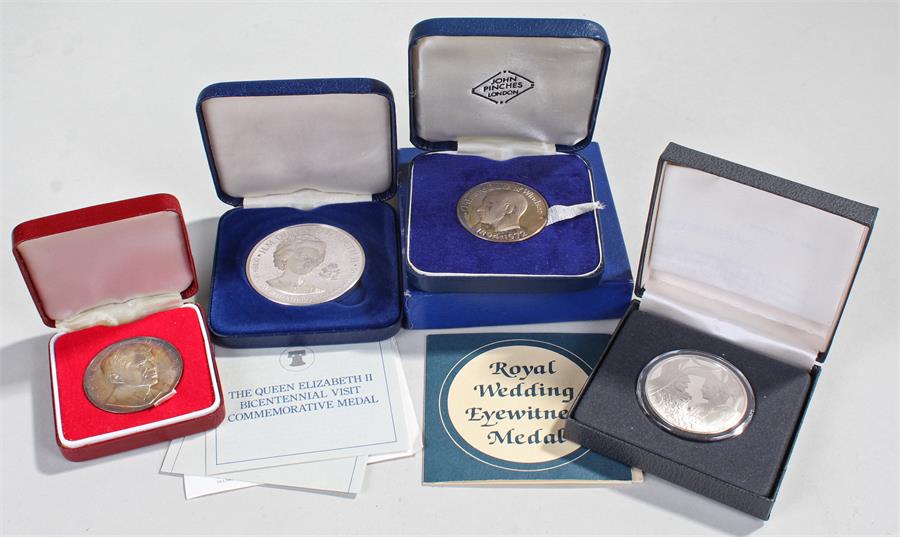 Silver coins, to include John Pinches Queen Elizabeth II Bicentennial medal, John Kennedy, Edward