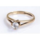 9 carat gold cubic zirconia ring, with a single stone, ring size L