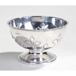 Edward VII silver bowl, Sheffield 1908, maker James Deakin & Sons, with fleur de lis decorated to