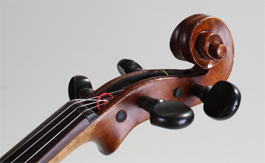 20th Century John Beard violin, labelled "John Beard, Ealing 1964, London". The length of the back - Image 2 of 3