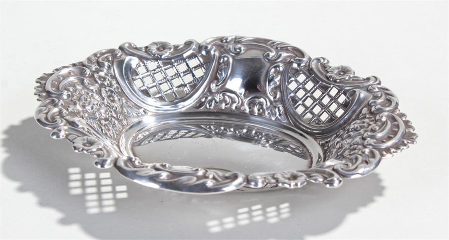 Elizabeth II silver bon-bon dish, London 1969, maker Israel Freeman & Son Ltd, with a pierced and
