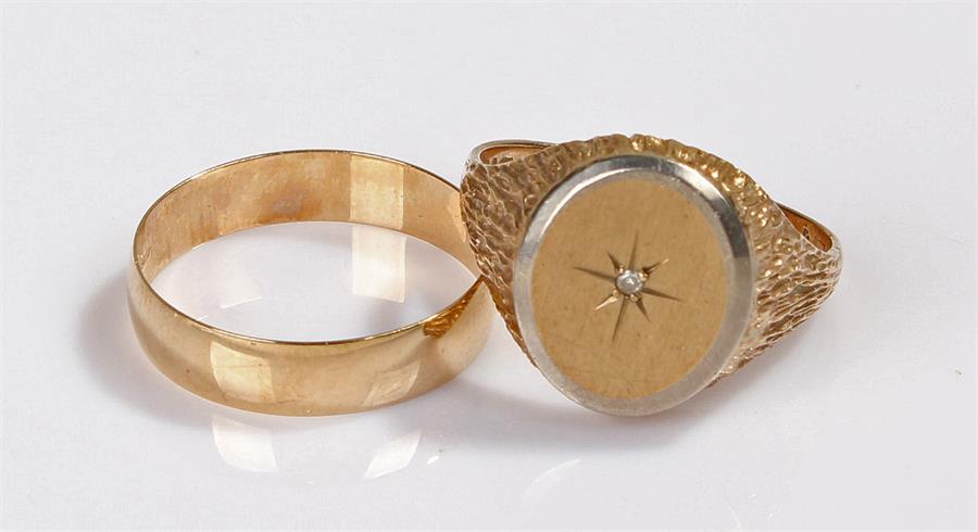Two 9 carat gold rings