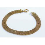 9 carat gold bracelet, with mesh strap, 6.3 grams