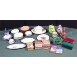 Quantity of ceramics, to include a biscuit tin, dishes, cabbage dishes, etc, (qty)