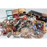 Costume jewellery, to include necklaces, brooches, rings, etc, (qty)