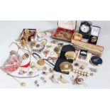 Mixed lot of costume jewellery