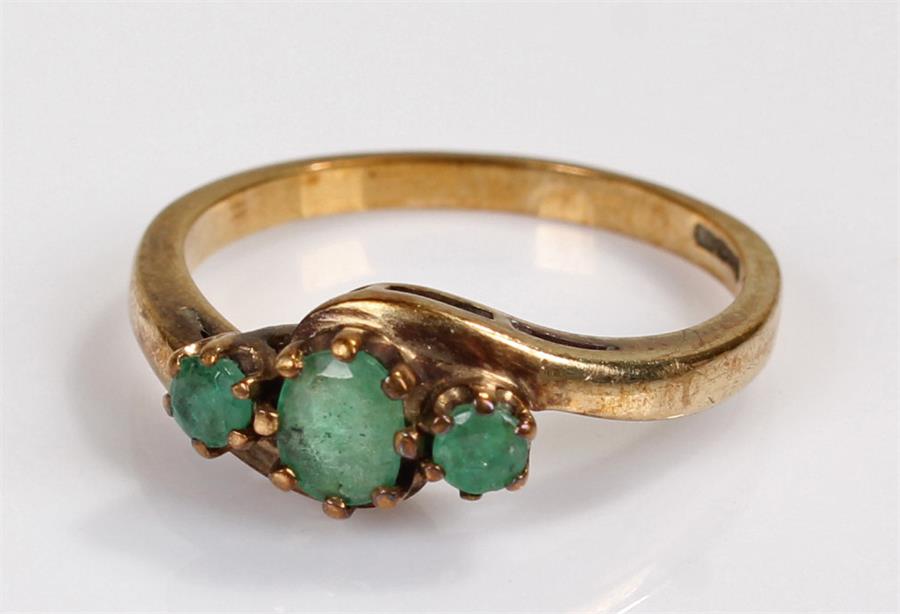 9 carat gold ring, set with blue/green stones, ring size O