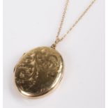 Yellow metal gold locket and chain, 5.3 grams