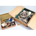 Box of costume jewellery to include, necklaces, bracelets, earrings, etc, (Qty)