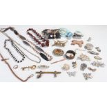 Costume jewellery, to include chains, necklaces, ring, etc, (qty)