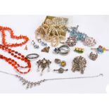 Mixed jewellery, to include earrings, silver brooches, coral necklace, pearls, etc, (qty)