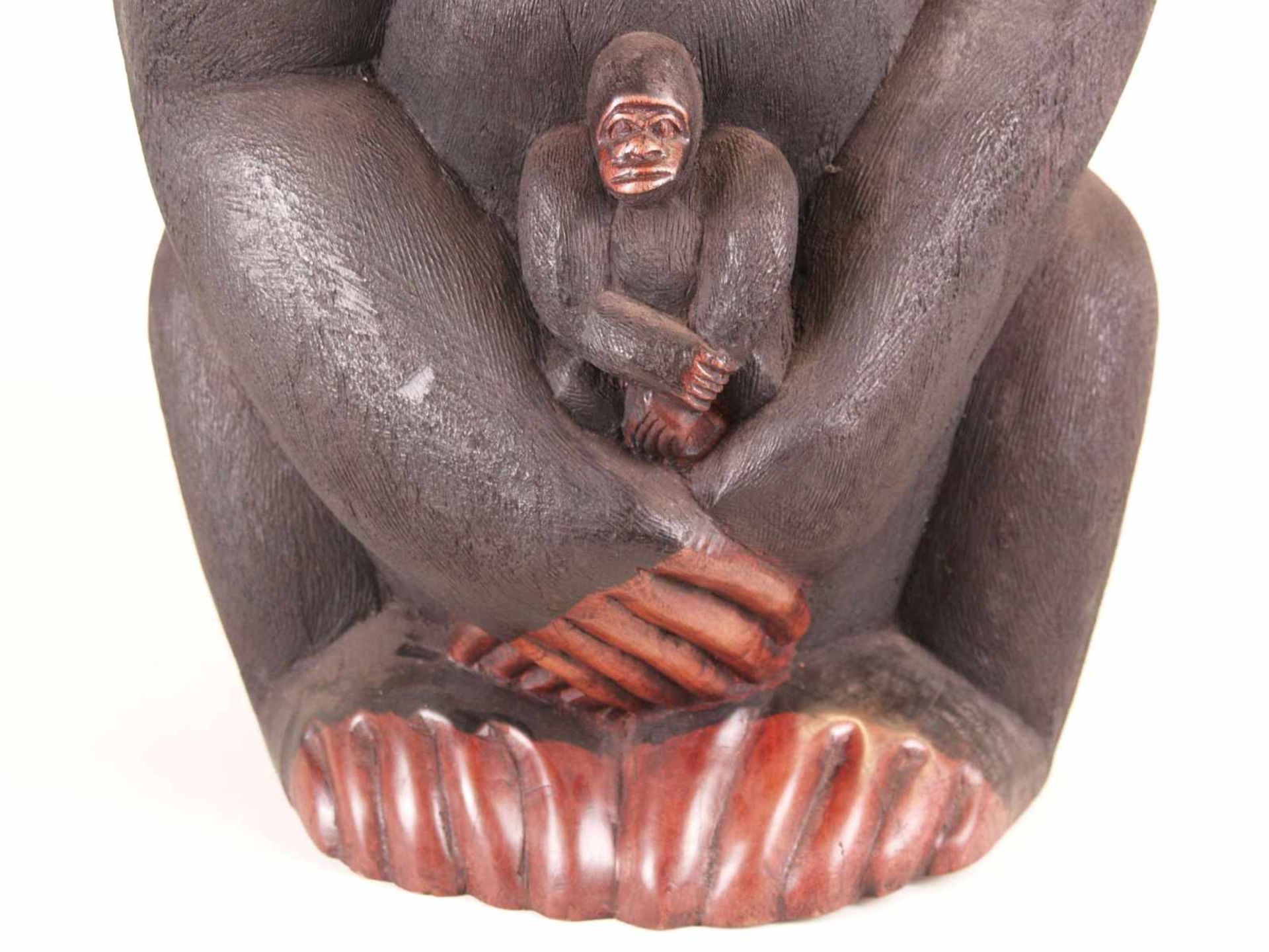 Tierskulptur "Gorilla" - vollplastische Tierfigur aus Ebenholz,ca.40x30cm,Gewicht ca.22kg,Masenge/ - Bild 3 aus 4