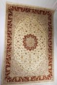 Orientteppich - Kaschmir-Wolle,handgeknüpft,beigegrundig mit roter Bordüre und floralem Muster,ca.
