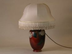 Tischlampe - brauner Keramik-Balusterschaft mit floralen Motiven, Textilschirm,elektrifiziert, H.