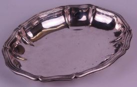 Schale - Silber 835,gestempelt Halbmond,Krone,vertiefter, ovaler Korpus, gegliedert durch passige