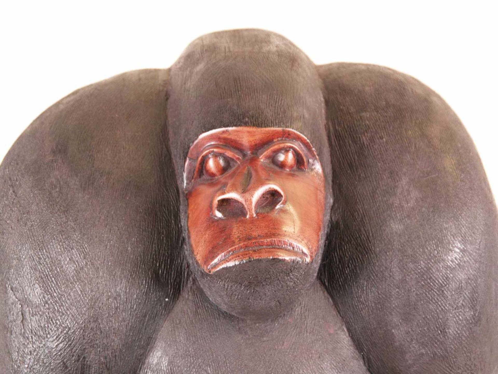 Tierskulptur "Gorilla" - vollplastische Tierfigur aus Ebenholz,ca.40x30cm,Gewicht ca.22kg,Masenge/ - Bild 2 aus 4