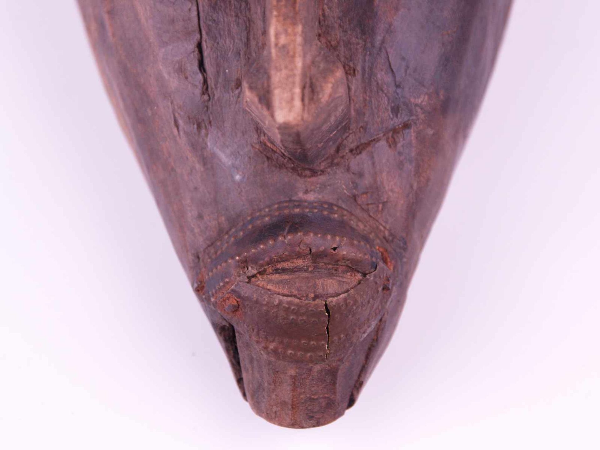 Gesichtsmaske - Mali,Bambara oder Marka, Holz geschnitzt mit Metallbeschlag an Lippen und - Bild 4 aus 4