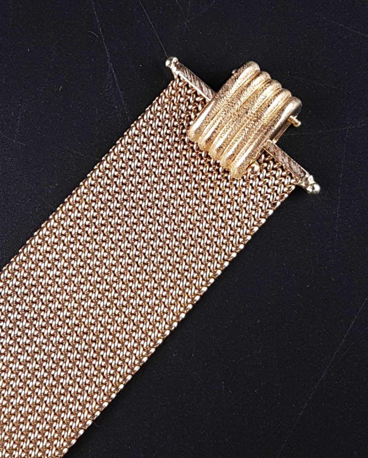 Gliederarmband - Stempel 750 Gelbgold,breites Flechtband ca.28 mm,Klappverschluss in Schnallenform, - Bild 3 aus 6