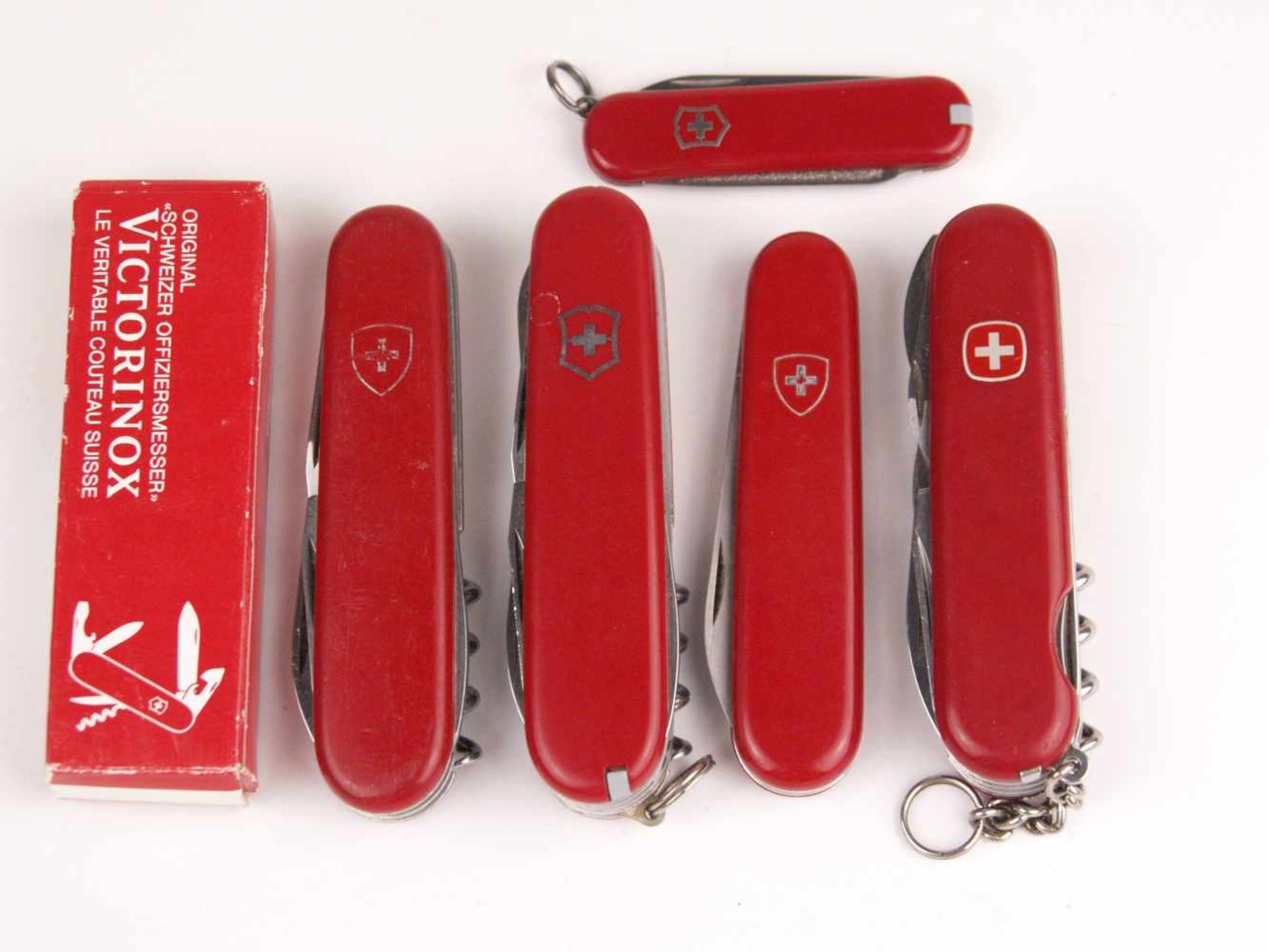 Konvolut Schweizer Taschenmesser - 6-tlg: 5x Victorinox (einmal in Originalverpackung), 1x Wenger,