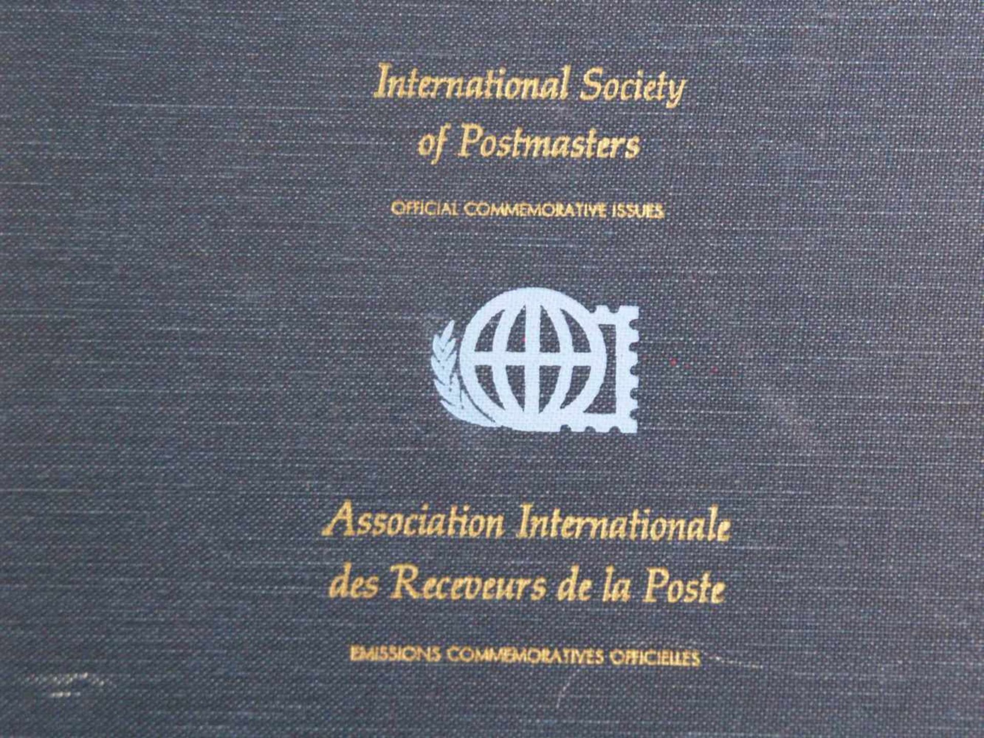 36 Blätter mit Münze "International Society of Postmasters" - unterschiedliche Länder und Motive,