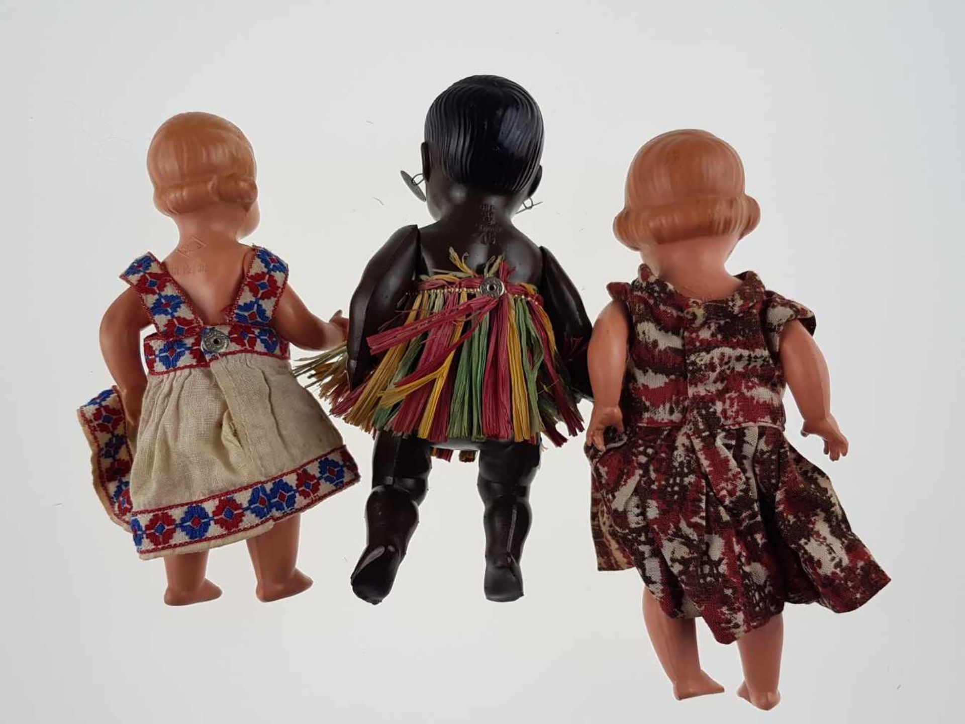 Konvolut Puppen - 3-tlg.: 2x Schildkröt-Puppen, Mädchen in Stoffkleider, blonde Hare, blauäugig, - Bild 3 aus 4