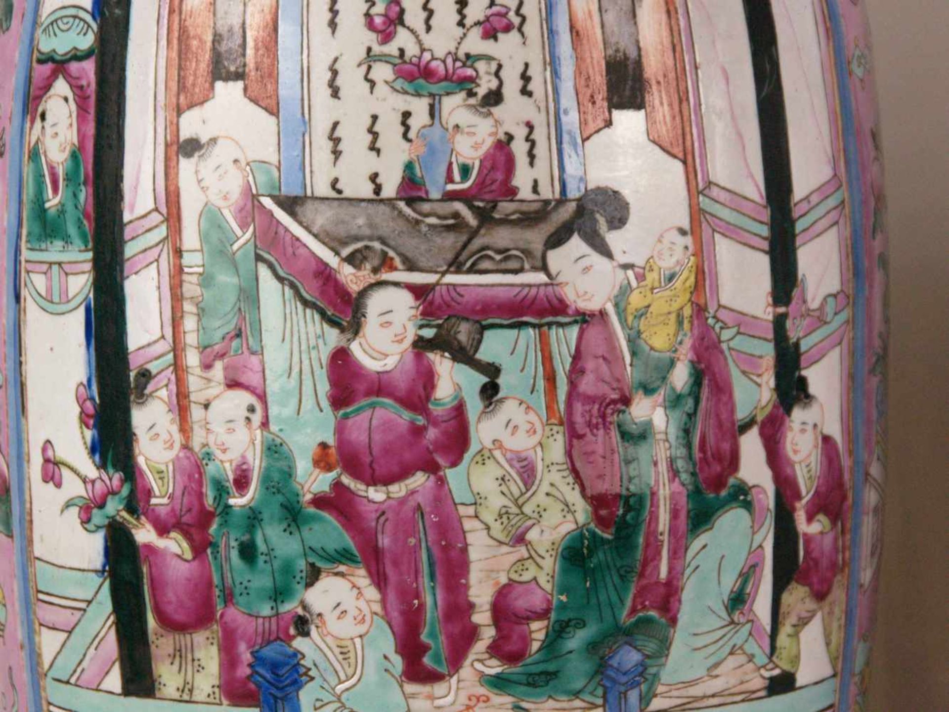 Paar Vasen - China,dickwandiges Porzellan,hohe Balusterform mit ausgestellter Mündung,seitlich am - Bild 5 aus 7