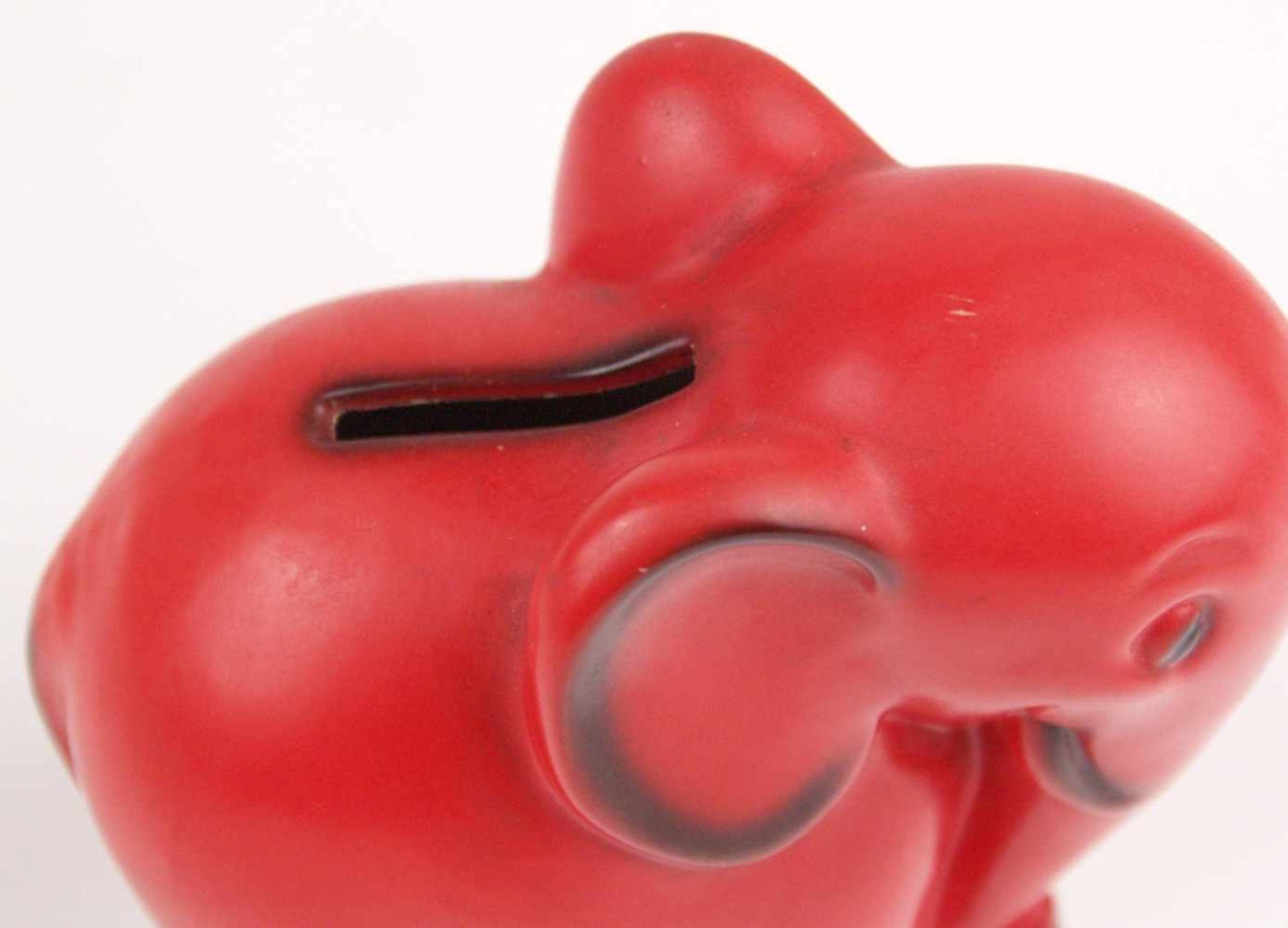 Spardose Elefant Goebel - Spardose in Form eines Elefanten, rot/schwarz bemalt, Schlitz für Münzen - Bild 3 aus 5