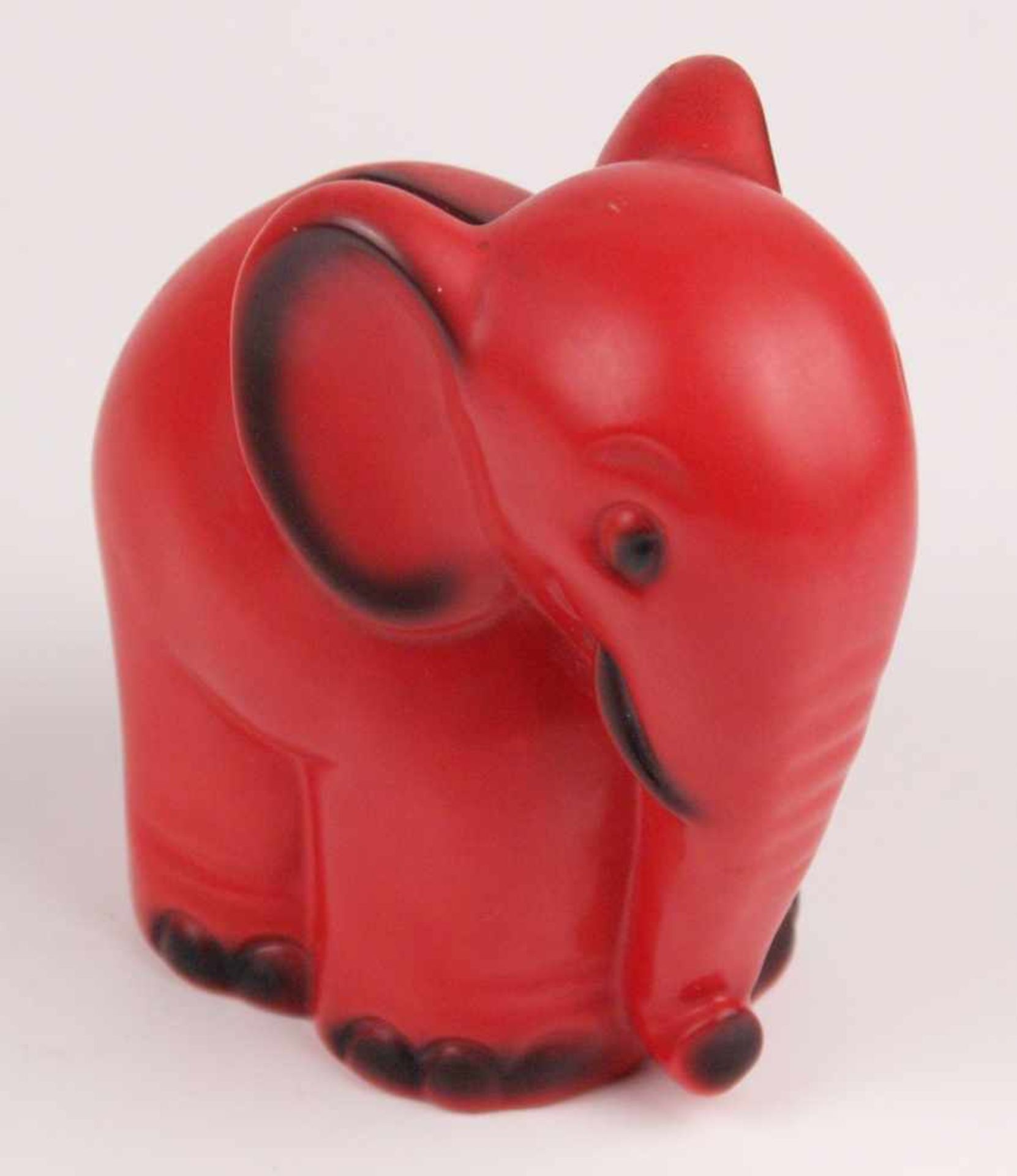 Spardose Elefant Goebel - Spardose in Form eines Elefanten, rot/schwarz bemalt, Schlitz für Münzen - Bild 2 aus 5