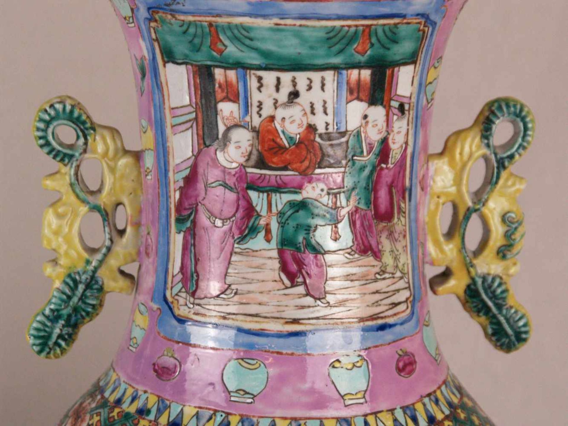 Paar Vasen - China,dickwandiges Porzellan,hohe Balusterform mit ausgestellter Mündung,seitlich am - Bild 3 aus 7