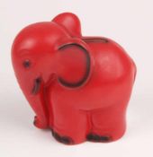 Spardose Elefant Goebel - Spardose in Form eines Elefanten, rot/schwarz bemalt, Schlitz für Münzen