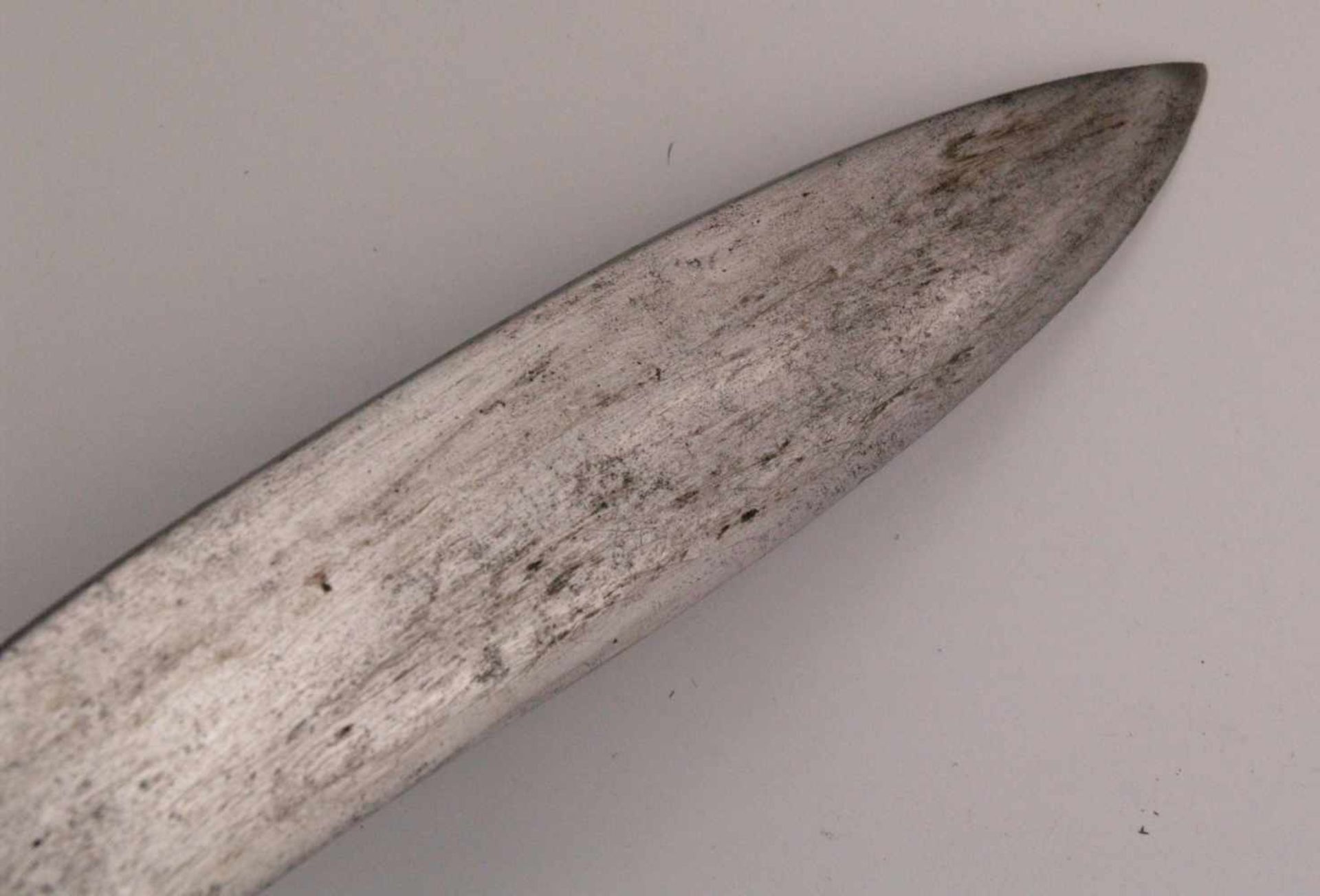 Kukri-Messer - Nepal,Metallgriff, gebogte Stahlklinge,L. ca.43cm,massive Holzscheide mit - Bild 6 aus 6