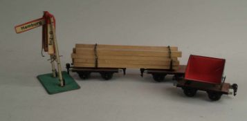 Güterwagen Konvolut - 3-tlg, Märklin, Schuttlore, L ca. 13cm, Holzwagen,L.ca. 27,5 cm,
