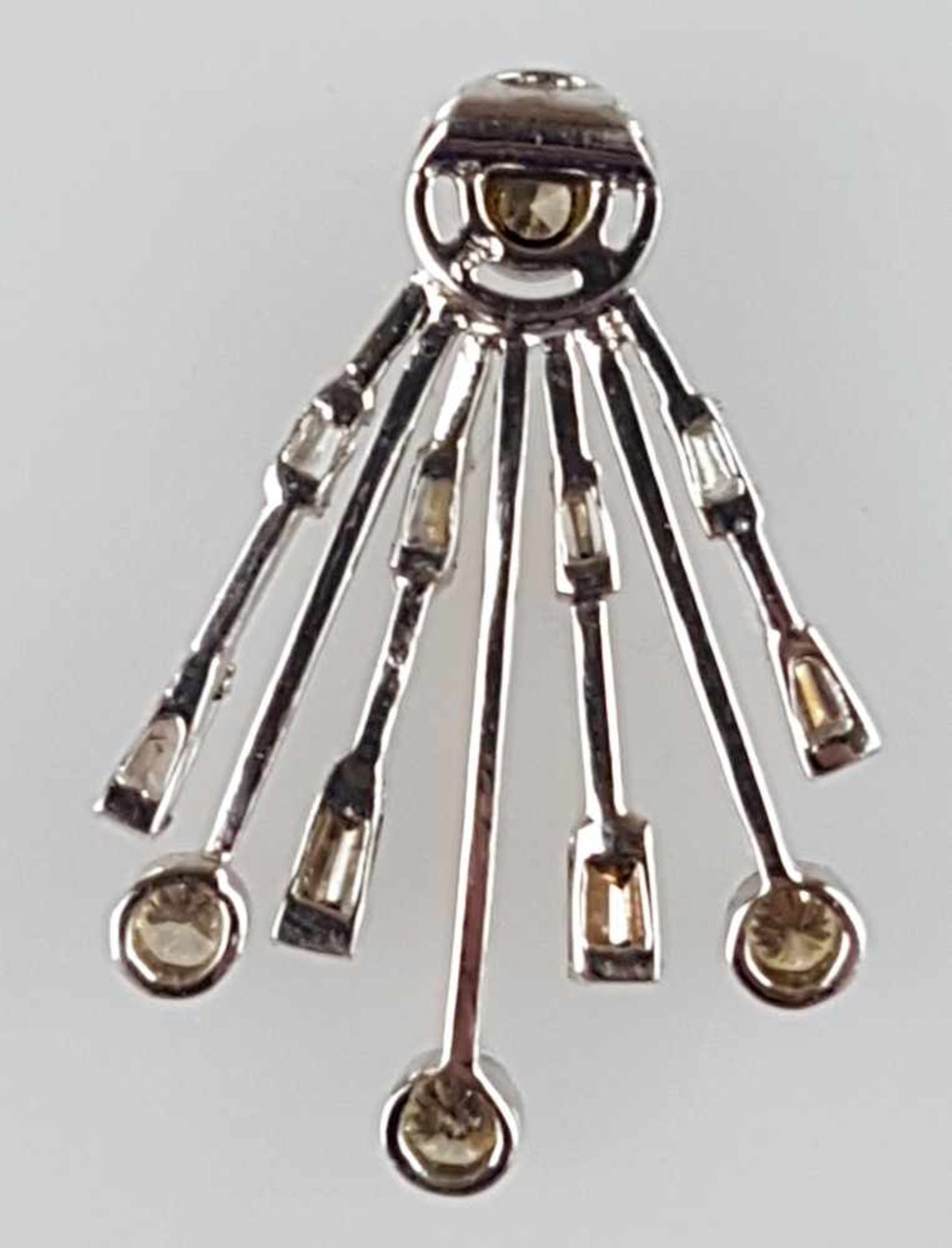 Anhänger - Art-Déco-Stil,strahlenförmig,L.ca.2,8cm, besetzt mit 4 Diamanten im Brillantschliff ( - Bild 4 aus 4