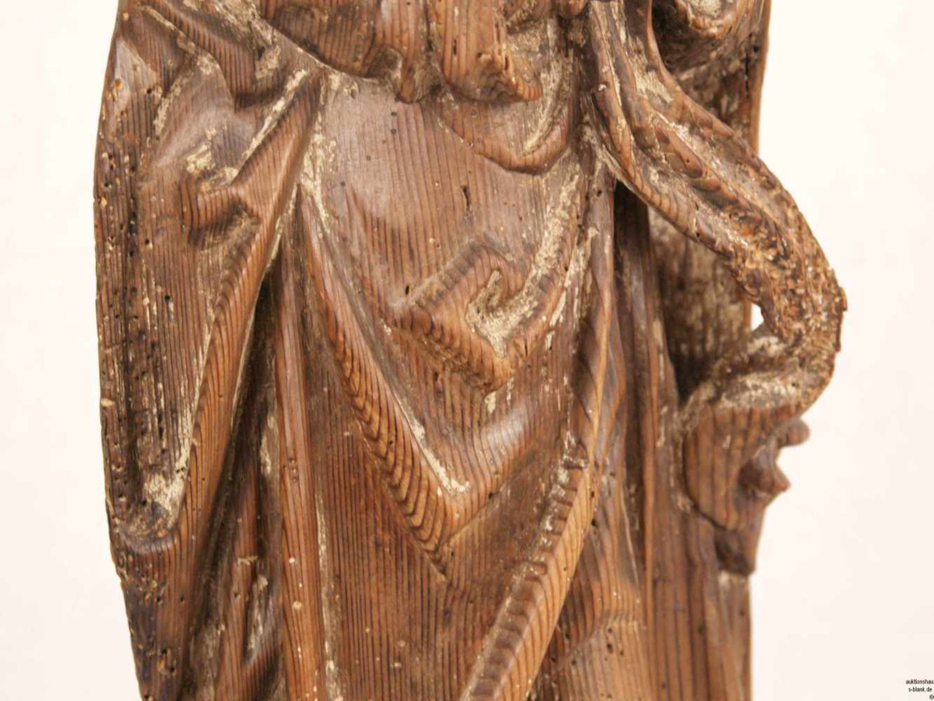 Heilige Anna, eine Schriftrolle umfassend - Holz geschnitzt, geschnitzte Gewandfigur der im leichten - Bild 5 aus 7