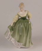 Porzellanfigur "Fair Lady" - Royal Doulton, England,liebliche junge Frau im grünen