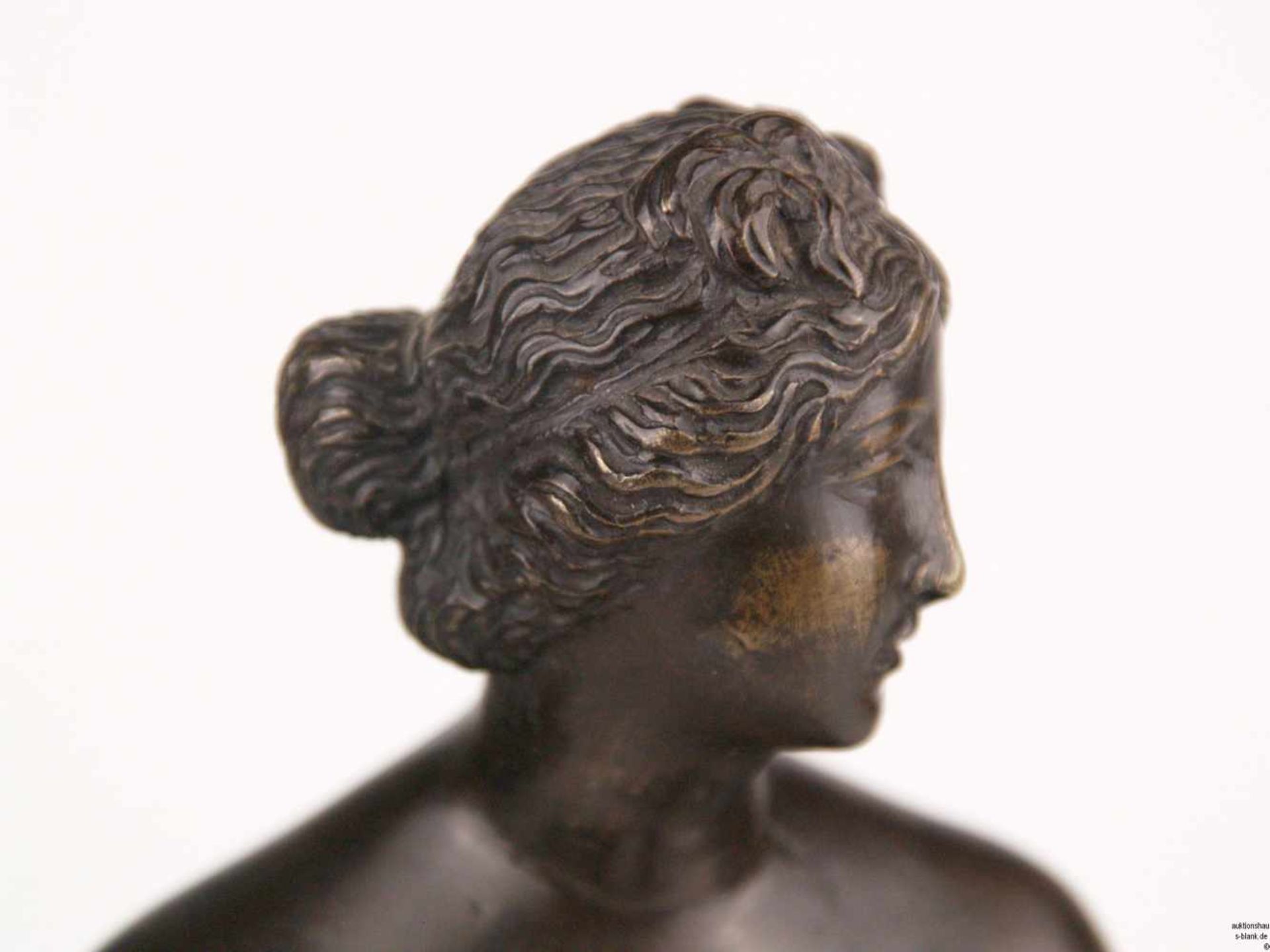 Venus de'Medici - Bronzefigur nach antikem Vorbild, Alters- bzw. Gebrauchsspuren, stellenweise - Bild 4 aus 10