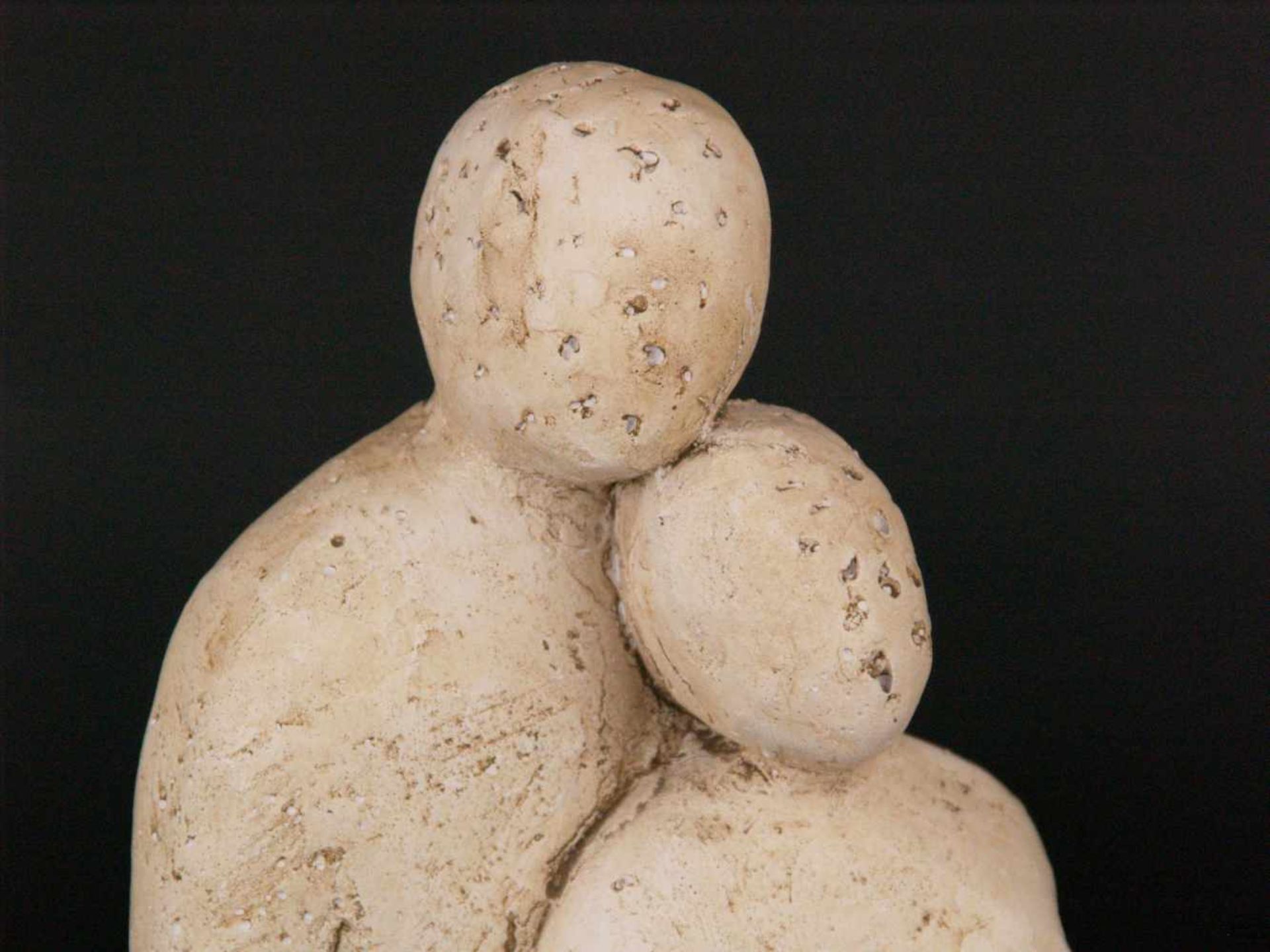 Figur "Paar" - Masse, abstrakte minimalistische Darstellung eines stehenden Paars, die Frau vor - Bild 3 aus 4