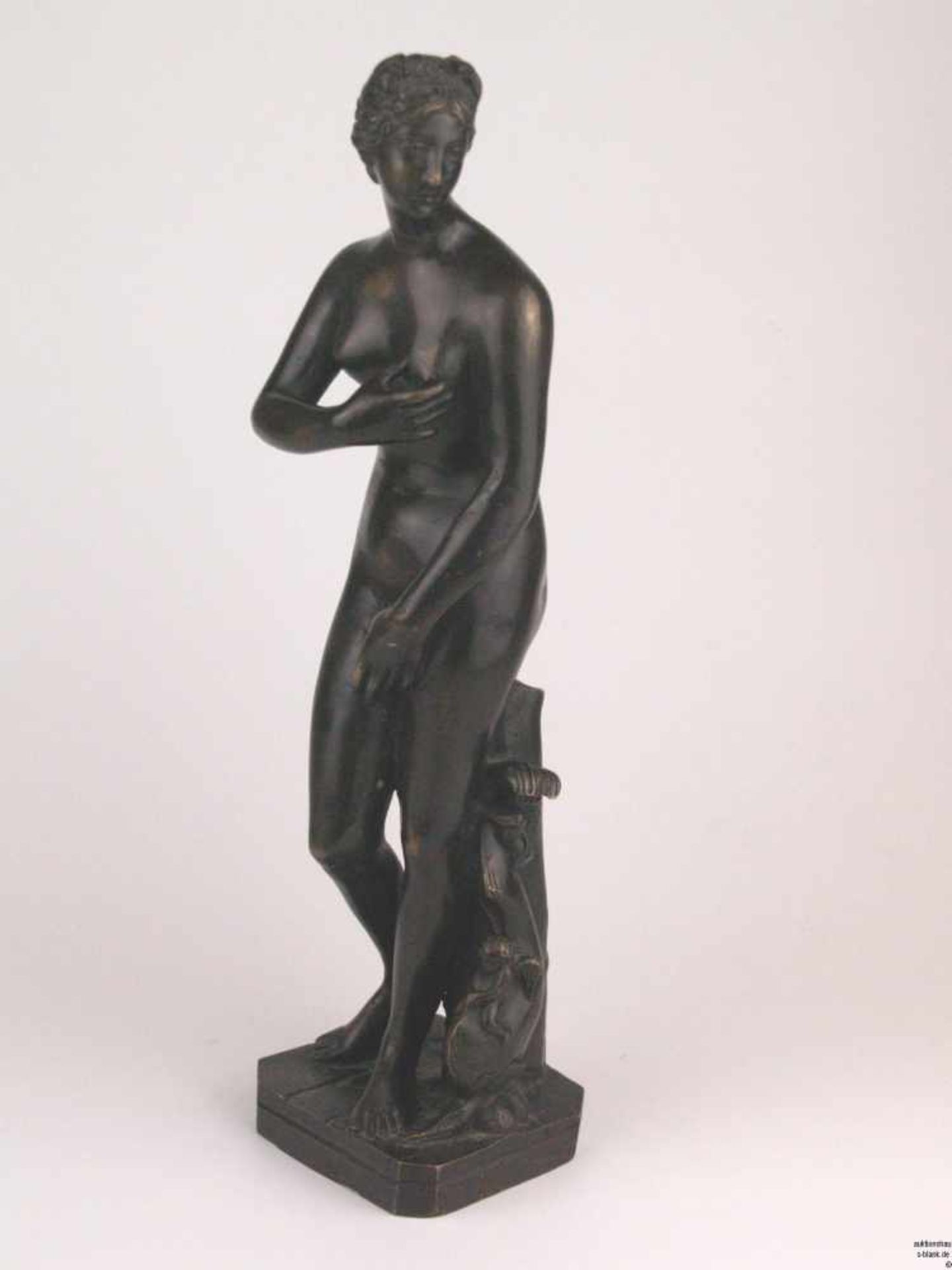 Venus de'Medici - Bronzefigur nach antikem Vorbild, Alters- bzw. Gebrauchsspuren, stellenweise