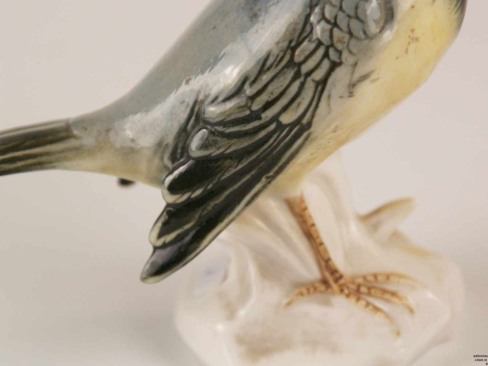 Porzellanfigur Vogel - Ens Volkstedt, naturalistische Ausformung und Bemalung, auf weißem - Bild 4 aus 5