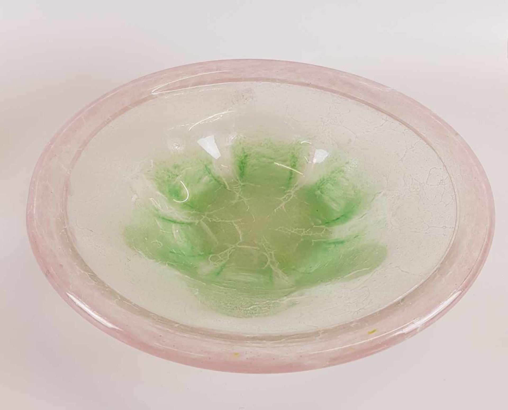 Konvolut Ikora - WMF-Ikora Schale und Vase - Klarglas mit grün/rosa Pulver- und Oxydeinschmelzungen, - Bild 3 aus 4