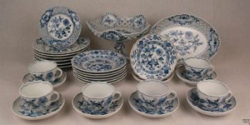 Restservice - Meissen, unterglasurblaue Schwertermarken, größtenteils Knaufzeit um 1900, blaues