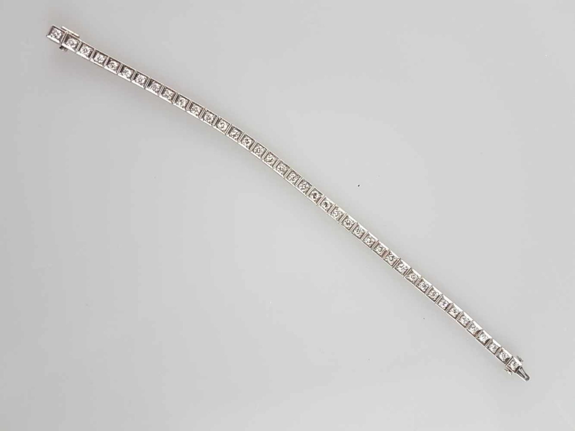 Rivière-Armband - Platin,Gliederarmband ausgefasst mit 40 Diamanten im Brillantschliff,TW,zusammen - Bild 3 aus 7