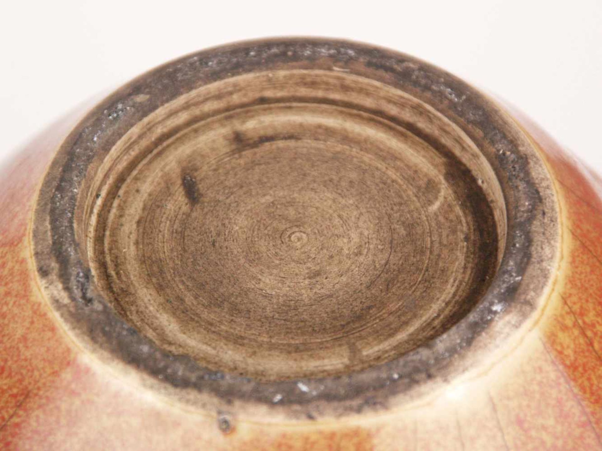 Keramikvase - China, kugelförmige Wandung mit eingeschnürter Mündung,braun-beige Spiegelglasur mit - Bild 4 aus 4