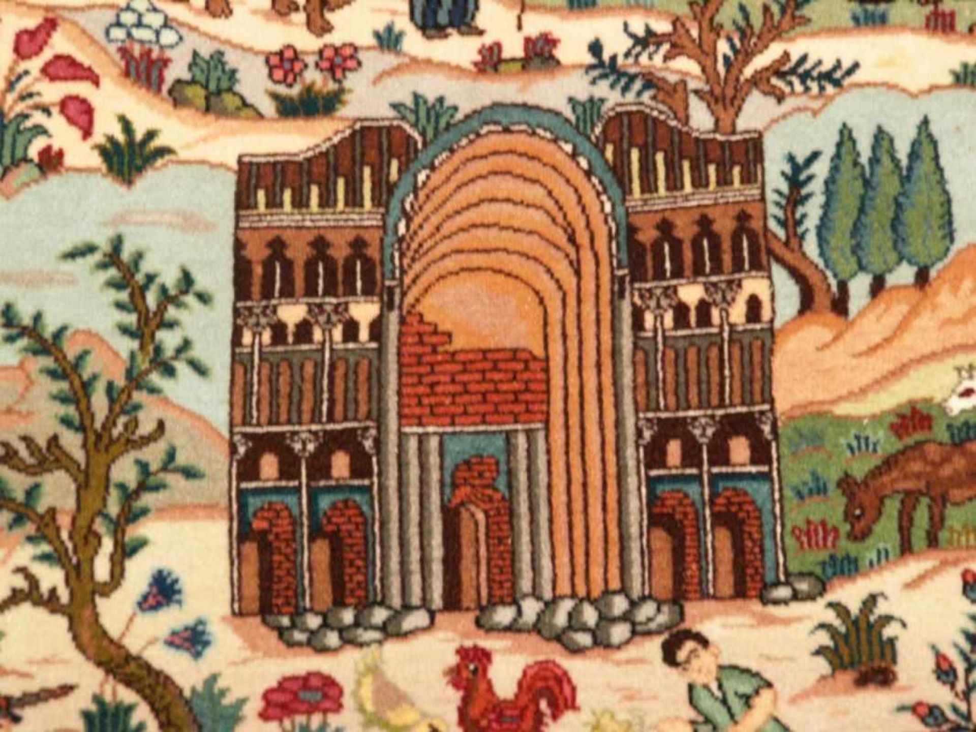 Bildteppich - Orient, Wolle, mittig Darstellung einer Kasbah in hügeliger Landschaft,sowie ein - Image 3 of 10