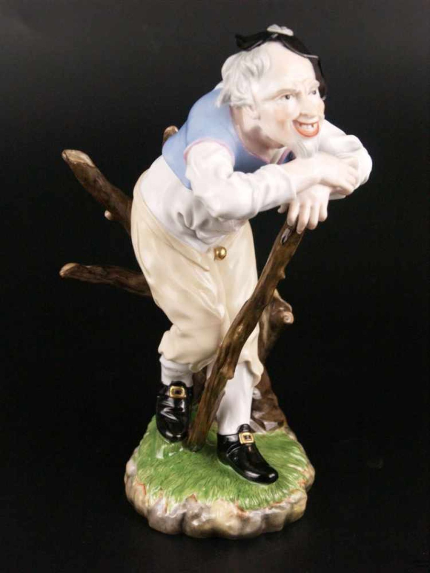 Porzellanfigur "Der Vagabund"- Hoechst, blaue Radmarke, 20.Jhdt., polychrom bemalt, stellenweise