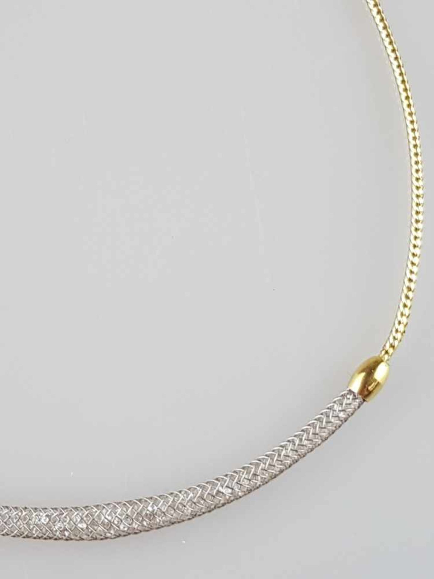 Collier - Gelbgold 750 gestempelt, Goldschmiedearbeit, Besatz mit Bergkristallen, L.ca.39cm - Bild 2 aus 3