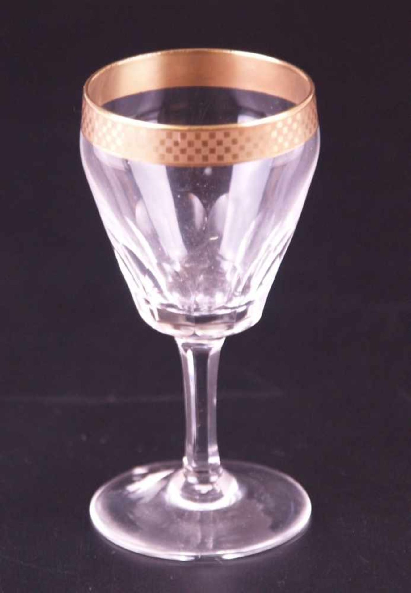 Sechs Likör-/Schnapsgläser - Klarglas,trichterförmige Kuppa mit Schälschliff,breiter Goldrand mit - Image 2 of 3